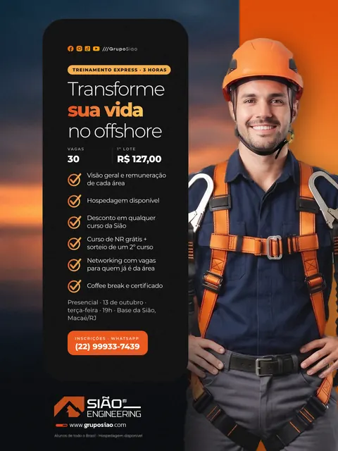 Treinamento Express, versão 3: um profissional sorrindo, de equipamento de altura, ao lado do painel